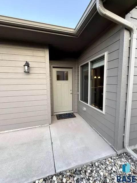 Exterior - 115 E Ivy Rd, Tea, SD 57064 photo 2 of 5