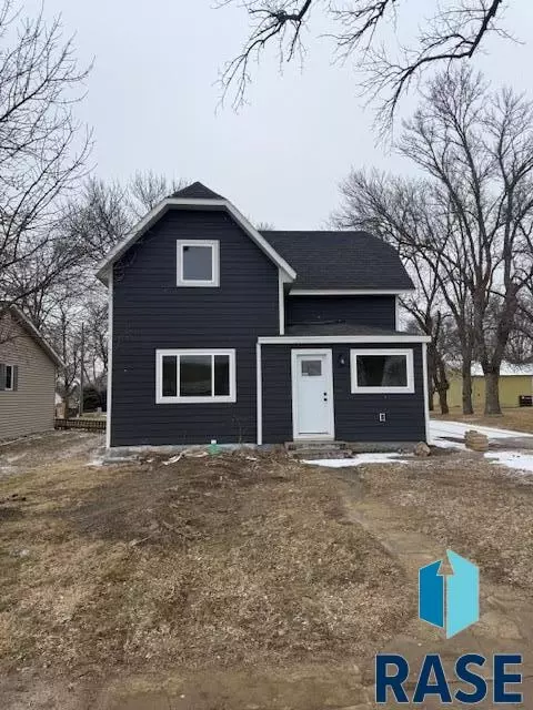 310 S 3rd St, Arlington, SD 57212