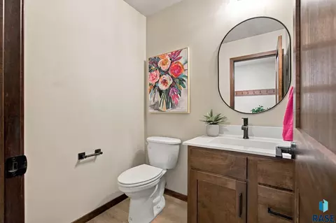 Bath - 6808 E Gallant Cir, Sioux Falls, SD 57108 photo 5 of 6