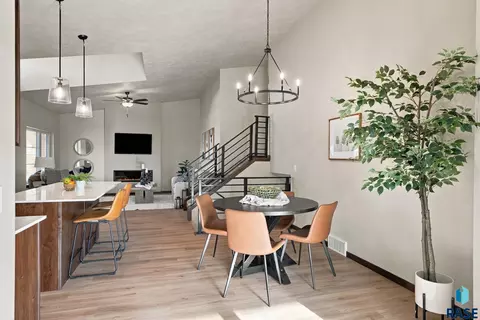 Dining - 6808 E Gallant Cir, Sioux Falls, SD 57108 photo 4 of 4