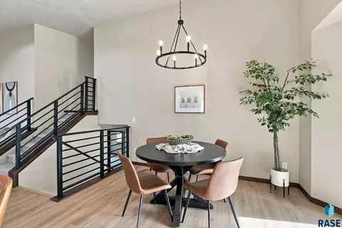 Dining - 6808 E Gallant Cir, Sioux Falls, SD 57108 photo 2 of 4