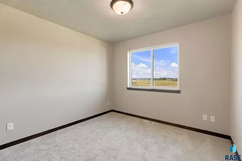 Bedroom - 6808 E Gallant Cir, Sioux Falls, SD 57108 photo 4 of 5