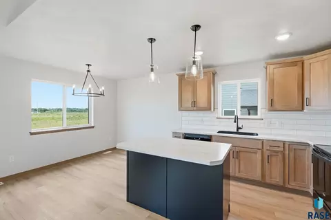 Kitchen - 1212 W Rivulet St, Brandon, SD 57005 photo 2 of 3