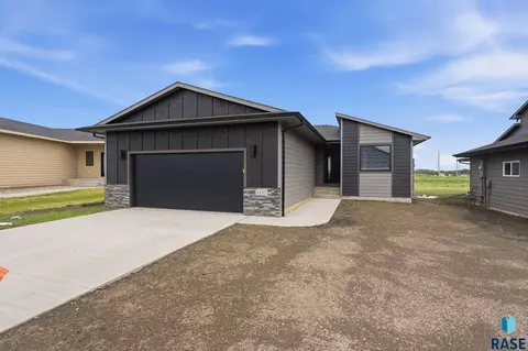 1212 W Rivulet St, Brandon, SD 57005