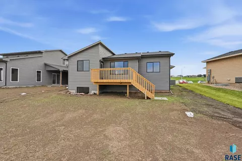 Exterior - 1212 W Rivulet St, Brandon, SD 57005 photo 3 of 4