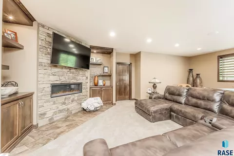 Other - 305 S Heritage Rd, Brandon, SD 57005 photo 1 of 6