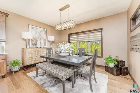 Dining - 305 S Heritage Rd, Brandon, SD 57005 photo 1 of 1