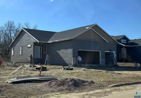 5601 W Cushman St, Sioux Falls, SD 57107