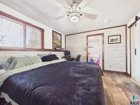 213 W Spruce St, Brandon, SD 57005 photo 8
