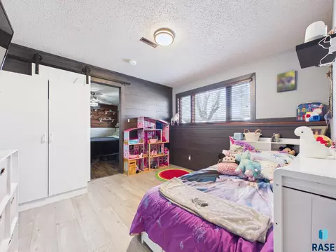 213 W Spruce St, Brandon, SD 57005 photo 11