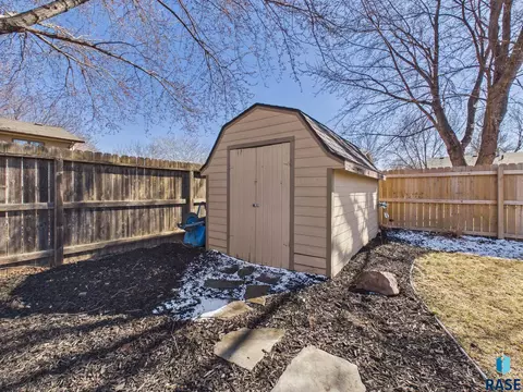 213 W Spruce St, Brandon, SD 57005 photo 20