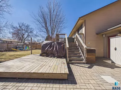 213 W Spruce St, Brandon, SD 57005 photo 23