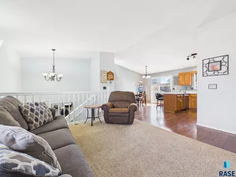 213 W Spruce St, Brandon, SD 57005 photo 6