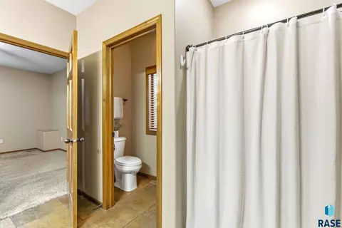 Bath - 4505 E Kearney Pl, Sioux Falls, SD 57110 photo 5 of 6