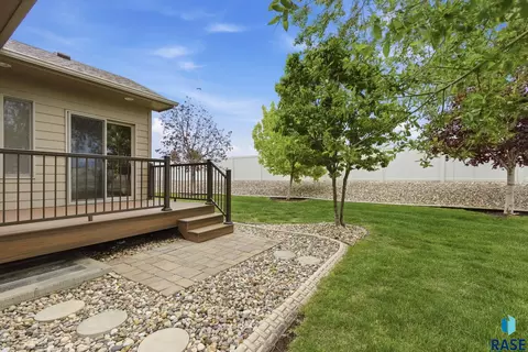 Exterior - 4505 E Kearney Pl, Sioux Falls, SD 57110 photo 3 of 10