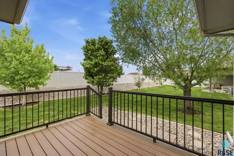 Exterior - 4505 E Kearney Pl, Sioux Falls, SD 57110 photo 7 of 10