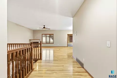 Entry Way - 4505 E Kearney Pl, Sioux Falls, SD 57110 photo 2 of 2