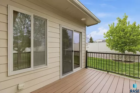 Exterior - 4505 E Kearney Pl, Sioux Falls, SD 57110 photo 6 of 10