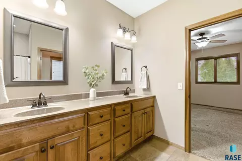 Bath - 4505 E Kearney Pl, Sioux Falls, SD 57110 photo 2 of 6