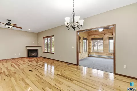 Living - 4505 E Kearney Pl, Sioux Falls, SD 57110 photo 4 of 7