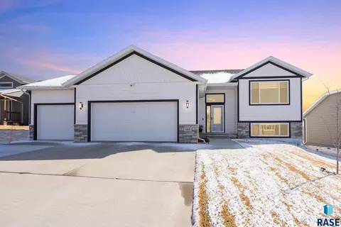 300 S Tumble Creek Ave, Sioux Falls, SD 57110