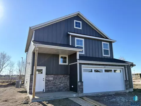 219 Thelma Ave, Harrisburg, SD 57032