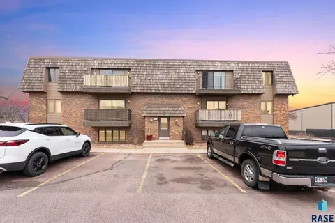 3544 S Gateway Ave #301, Sioux Falls, SD 57106