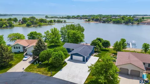 6322 Harbor Way, Wentworth, SD 57075