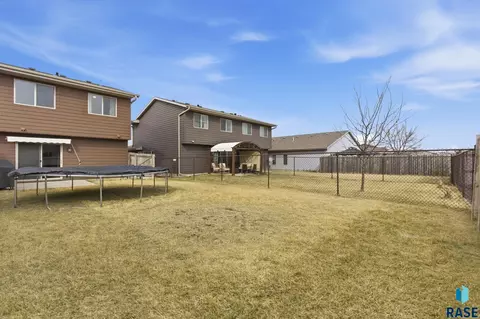 Exterior - 9421 W Gert St, Sioux Falls, SD 57106 photo 6 of 8