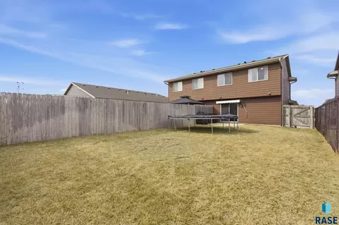 Exterior - 9421 W Gert St, Sioux Falls, SD 57106 photo 7 of 8