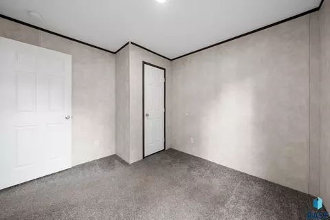 W Alpha Pl, Sioux Falls, SD 57106 photo 16