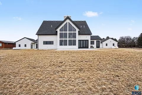 25575 472nd Ave, Renner, SD 57055