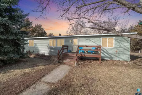 24889 343rd Ave, Chamberlain, SD 57325