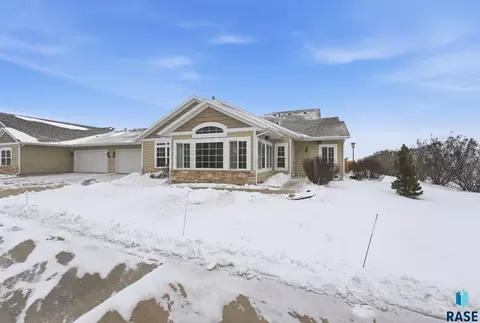 5537 Eastbridge Pl, Sioux Falls, SD 57110