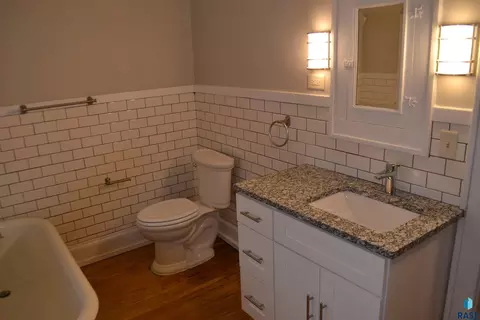Bath - 202 E 18th St, Sioux Falls, SD 57104 photo 1 of 3