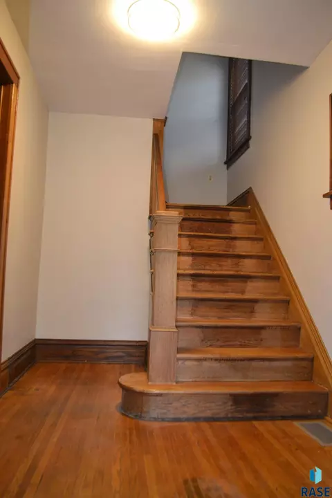 Entry Way - 202 E 18th St, Sioux Falls, SD 57104 photo 2 of 3