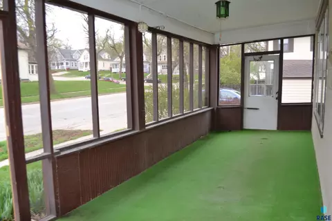 Exterior - 202 E 18th St, Sioux Falls, SD 57104 photo 1 of 3