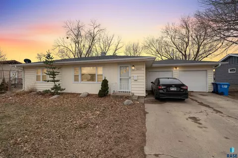 3013 S 5th Ave, Sioux Falls, SD 57105