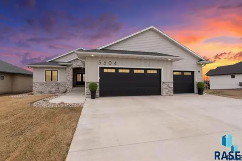 5504 E Morningside Cir, Sioux Falls, SD 57110