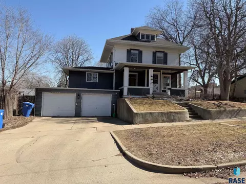 1114 S 6th Ave, Sioux Falls, SD 57105