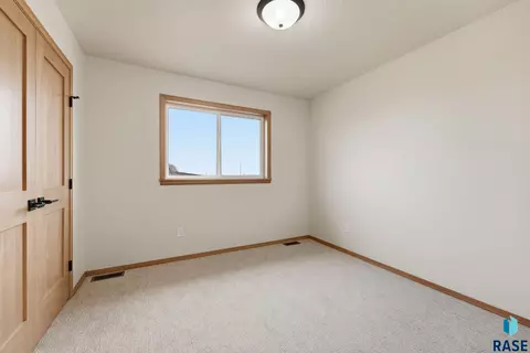 Bedroom - 7236 E Athens Ct, Sioux Falls, SD 57110 photo 6 of 7