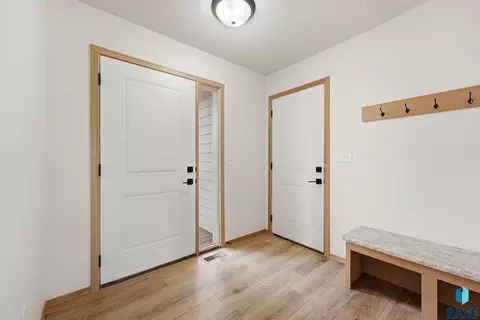 Entry Way - 7236 E Athens Ct, Sioux Falls, SD 57110 photo 1 of 1