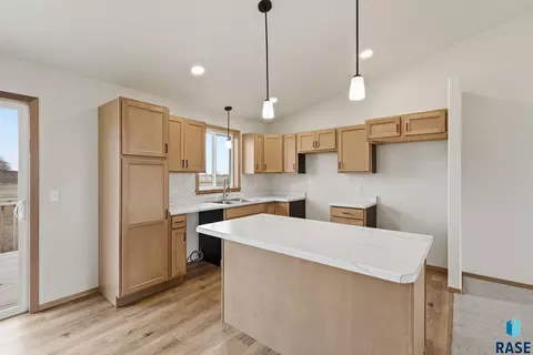 Kitchen - 7236 E Athens Ct, Sioux Falls, SD 57110 photo 1 of 2