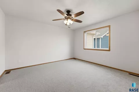Bedroom - 7236 E Athens Ct, Sioux Falls, SD 57110 photo 2 of 7