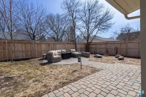 424 N Broadway St, Canton, SD 57013 photo 17