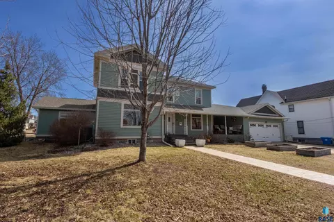 424 N Broadway St, Canton, SD 57013 photo 2
