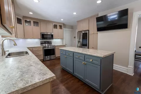 424 N Broadway St, Canton, SD 57013 photo 25