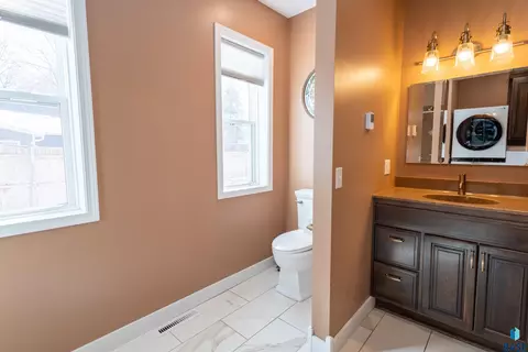 424 N Broadway St, Canton, SD 57013 photo 43