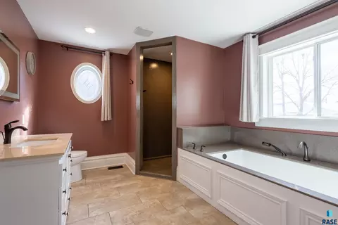 424 N Broadway St, Canton, SD 57013 photo 37