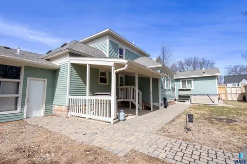 424 N Broadway St, Canton, SD 57013 photo 11